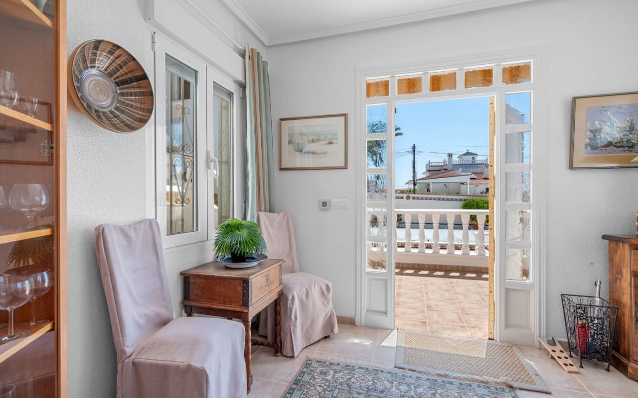 3 slaapkamer Villa te koop in Ciudad Quesada met zwembad - € 490.000 (Ref: 9175908)