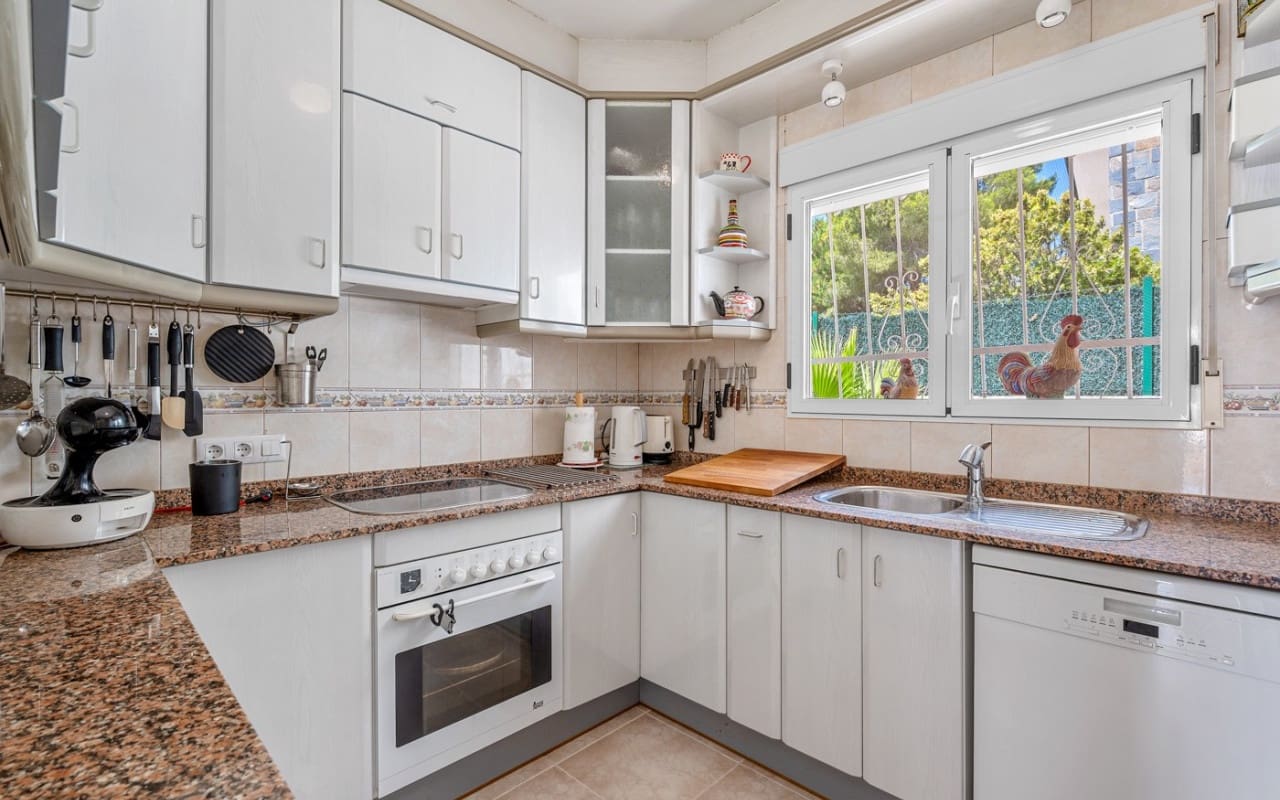 3 slaapkamer Villa te koop in Ciudad Quesada met zwembad - € 490.000 (Ref: 9175908)