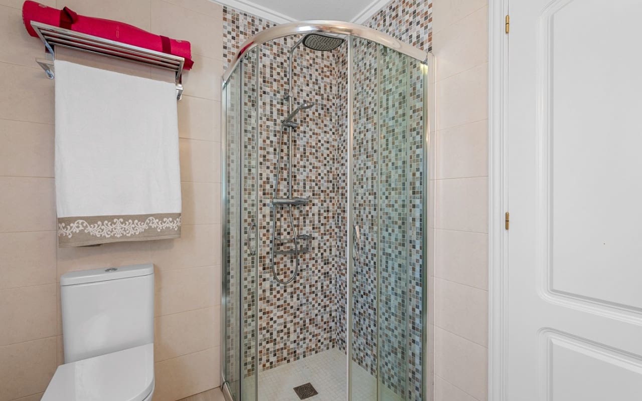 3 slaapkamer Villa te koop in Ciudad Quesada met zwembad - € 490.000 (Ref: 9175908)