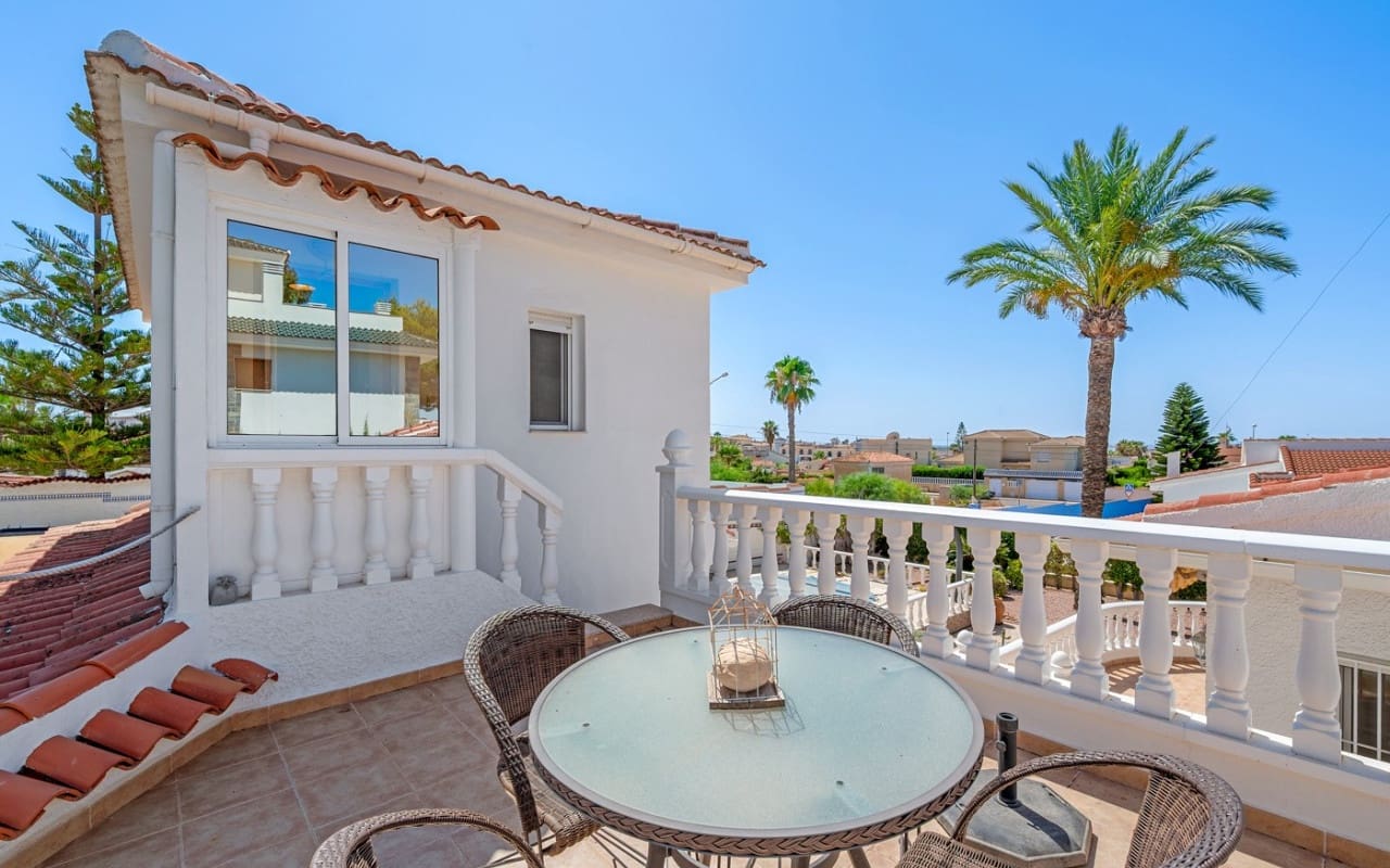 3 slaapkamer Villa te koop in Ciudad Quesada met zwembad - € 490.000 (Ref: 9175908)