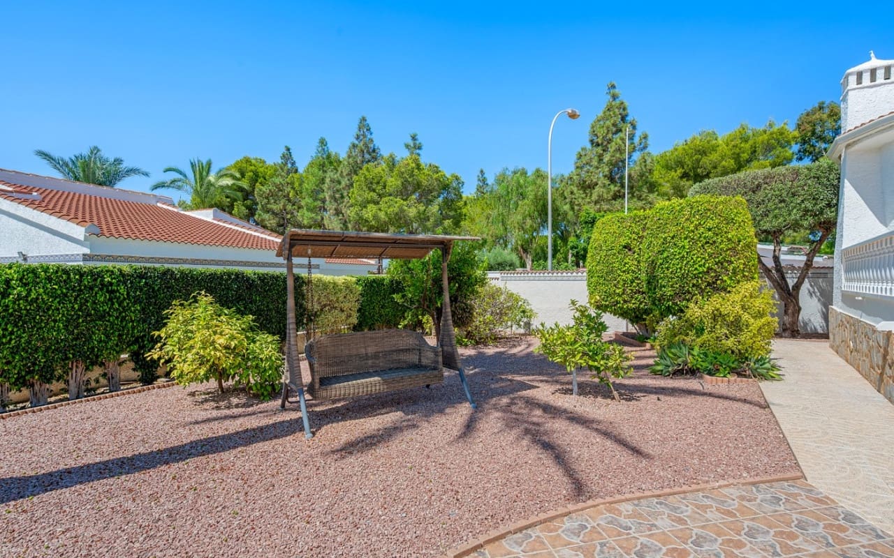 3 slaapkamer Villa te koop in Ciudad Quesada met zwembad - € 490.000 (Ref: 9175908)