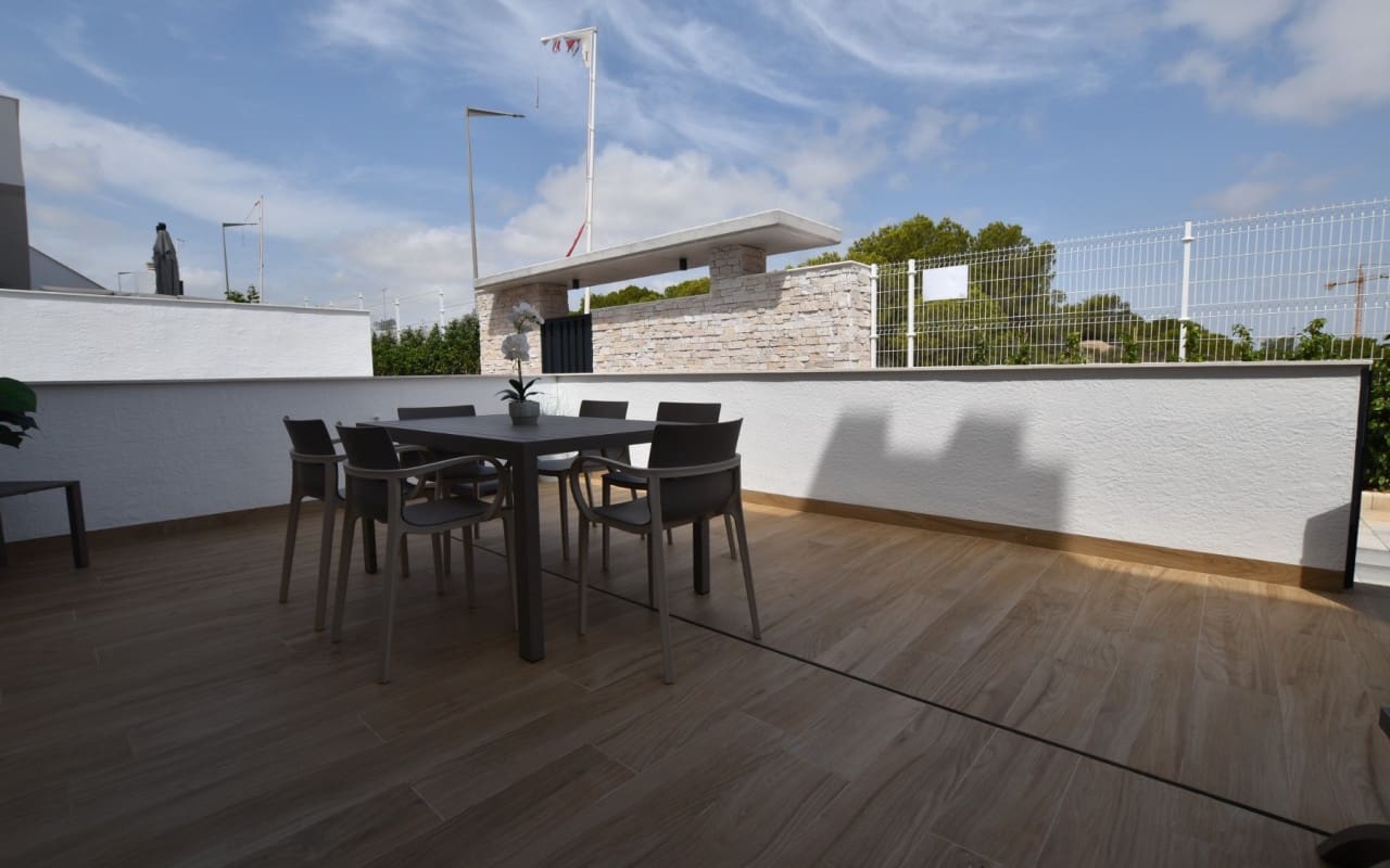 2 bedroom Apartment for sale in Los Balcones with pool - € 299,995 (Ref: 9175911)