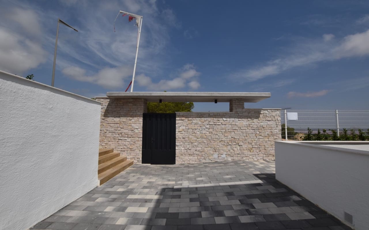 2 bedroom Apartment for sale in Los Balcones with pool - € 299,995 (Ref: 9175911)