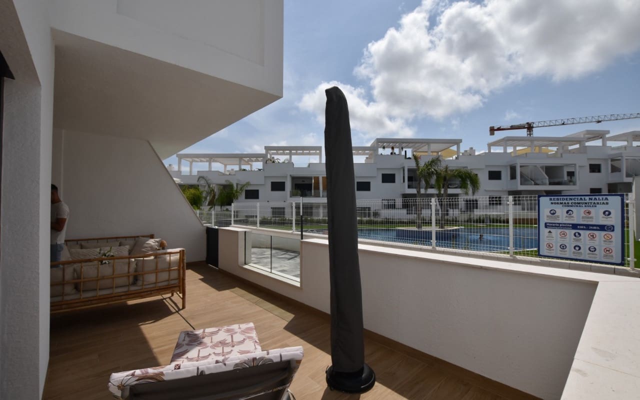 2 bedroom Apartment for sale in Los Balcones with pool - € 299,995 (Ref: 9175911)