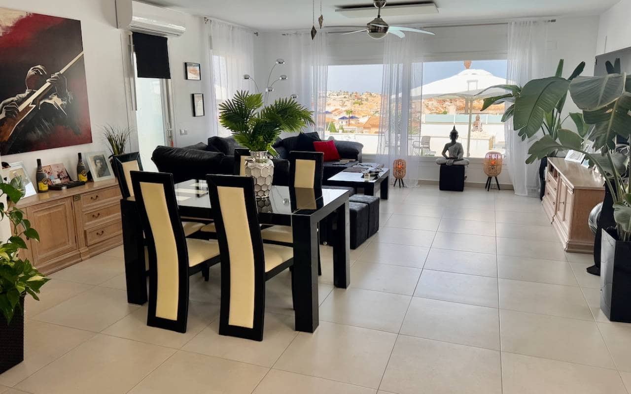 6 makuuhuone Huvila myytävänä paikassa Ciudad Quesada mukana uima-altaan - 685 000 € (Ref: 9185996)