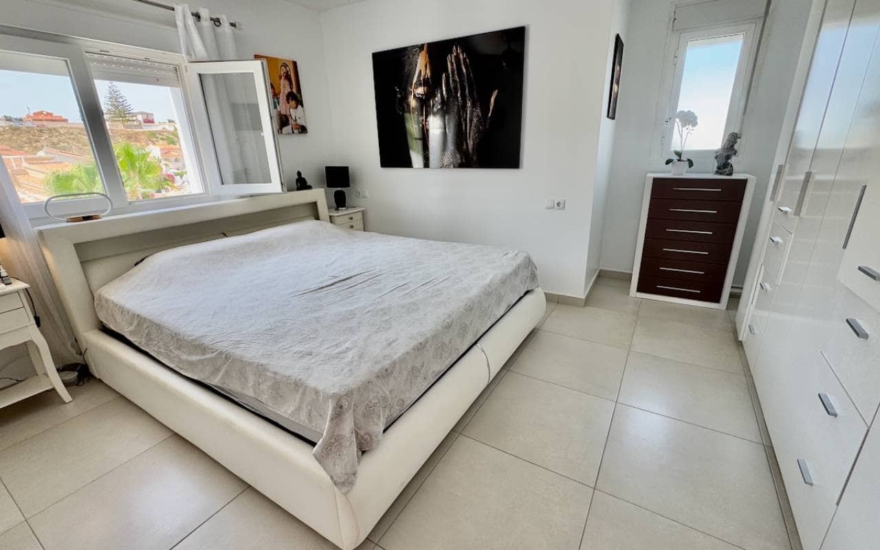 6 makuuhuone Huvila myytävänä paikassa Ciudad Quesada mukana uima-altaan - 685 000 € (Ref: 9185996)