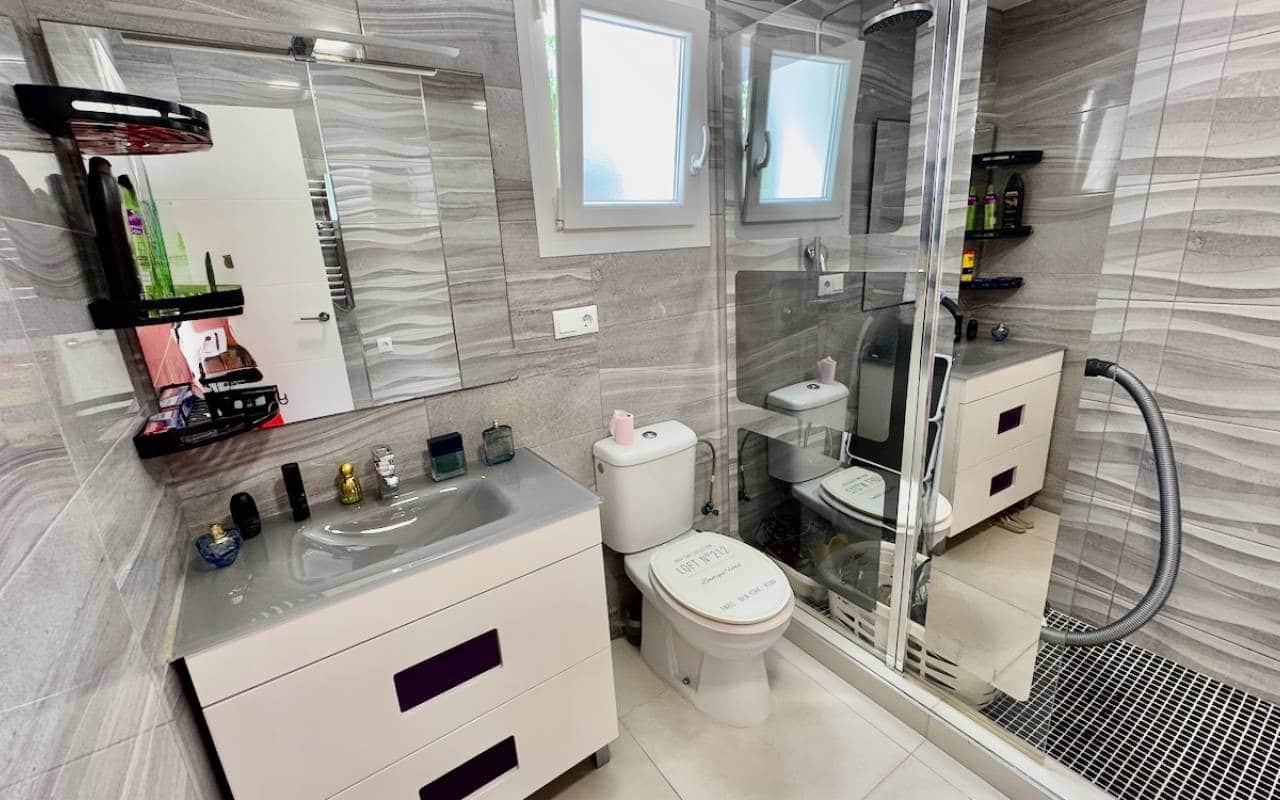 6 makuuhuone Huvila myytävänä paikassa Ciudad Quesada mukana uima-altaan - 685 000 € (Ref: 9185996)