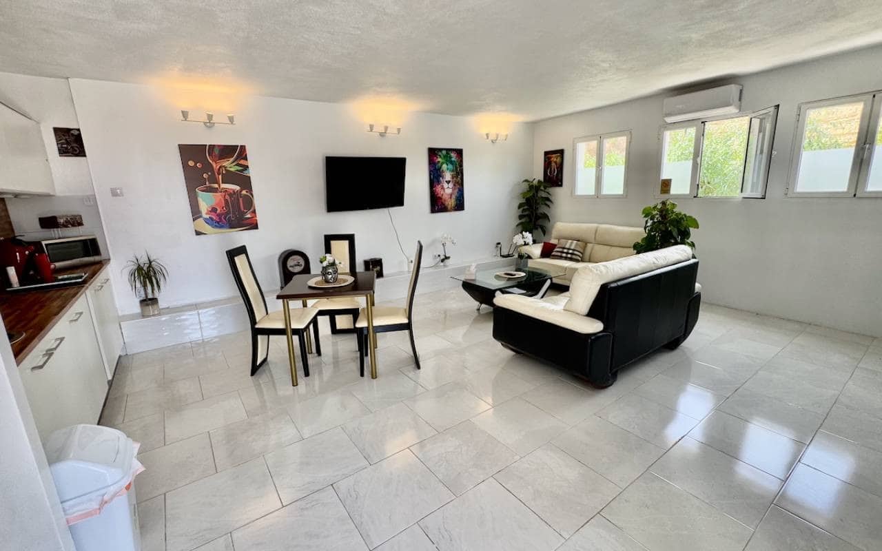 6 makuuhuone Huvila myytävänä paikassa Ciudad Quesada mukana uima-altaan - 685 000 € (Ref: 9185996)