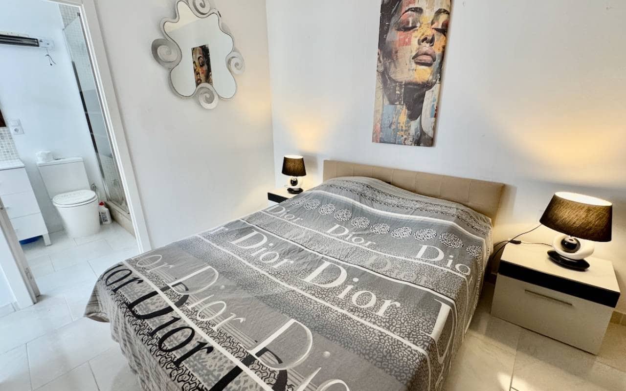 6 makuuhuone Huvila myytävänä paikassa Ciudad Quesada mukana uima-altaan - 685 000 € (Ref: 9185996)