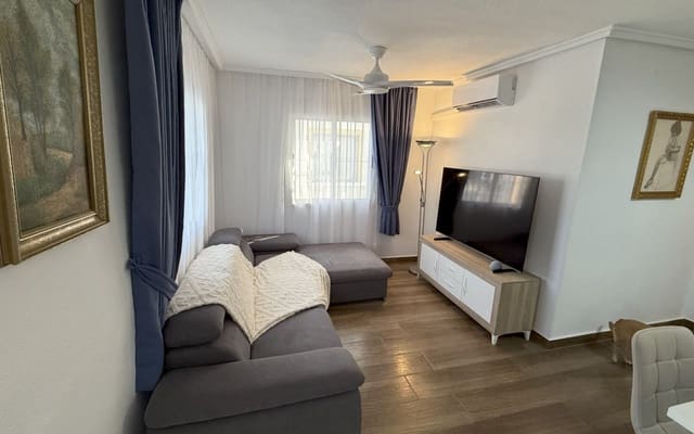 2 soveværelse Byhus til salg i La Zenia, Orihuela med swimmingpool - € 349.900 (Ref: 9191605)