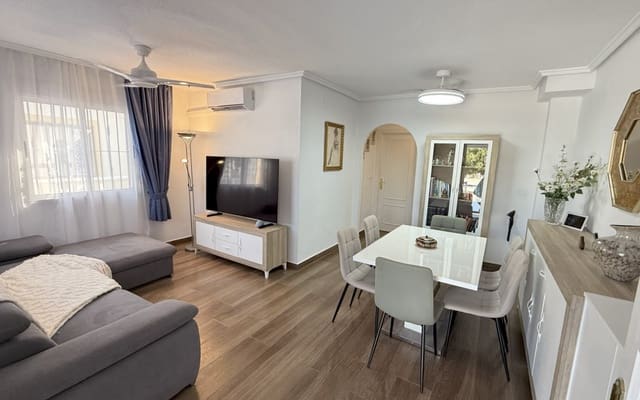 2 soveværelse Byhus til salg i La Zenia, Orihuela med swimmingpool - € 349.900 (Ref: 9191605)
