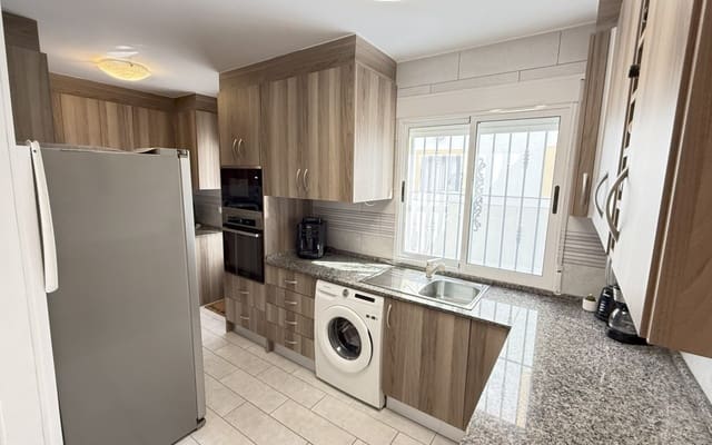 2 soveværelse Byhus til salg i La Zenia, Orihuela med swimmingpool - € 349.900 (Ref: 9191605)