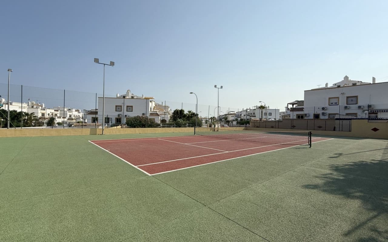 2 soveværelse Byhus til salg i La Zenia med swimmingpool - € 349.900 (Ref: 9191605)