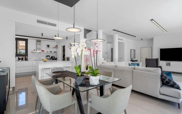 4 Zimmer Villa zu verkaufen in Los Secanos, Guardamar del Segura mit Pool - 1.390.000 € (Ref: 9191747)