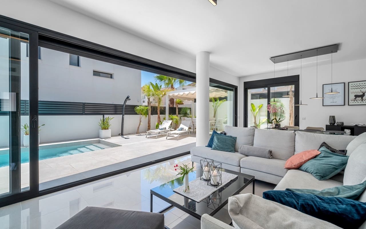 4 soveværelse Villa til salg i Guardamar del Segura med swimmingpool - € 1.390.000 (Ref: 9191747)