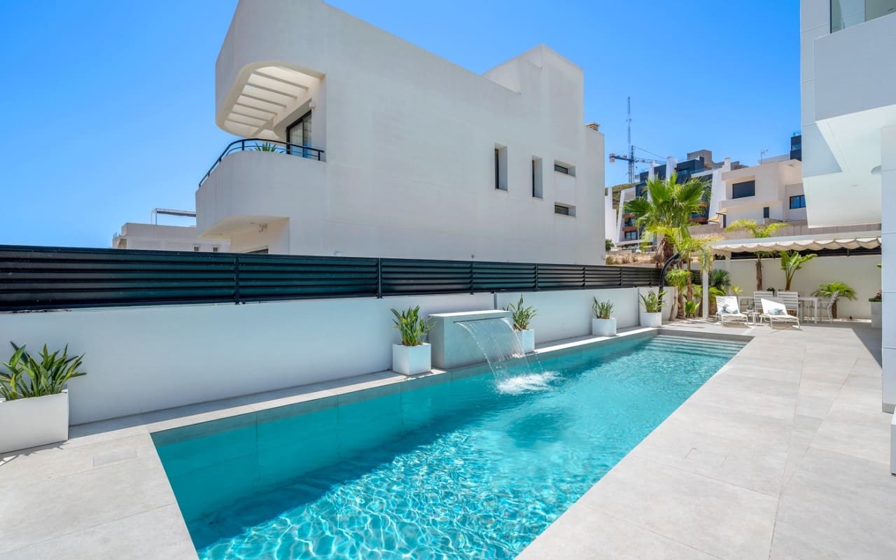 4 soveværelse Villa til salg i Guardamar del Segura med swimmingpool - € 1.390.000 (Ref: 9191747)