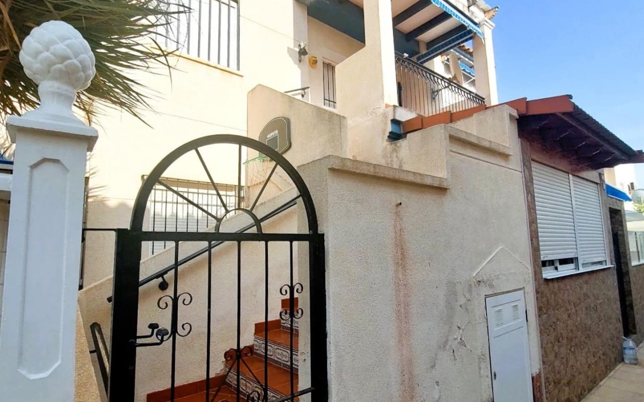 2 soverom Hus til salgs i Playa Flamenca med svømmebasseng - € 147 000 (Ref: 9191749)