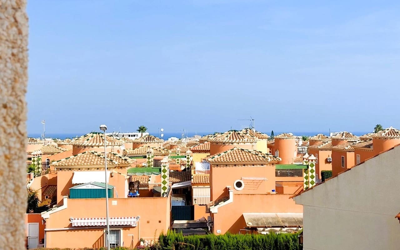 2 soverom Hus til salgs i Playa Flamenca med svømmebasseng - € 147 000 (Ref: 9191749)