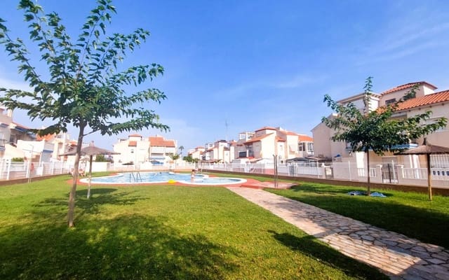 2 soverom Hus til salgs i Playa Flamenca, Orihuela med svømmebasseng - € 147 000 (Ref: 9191749)