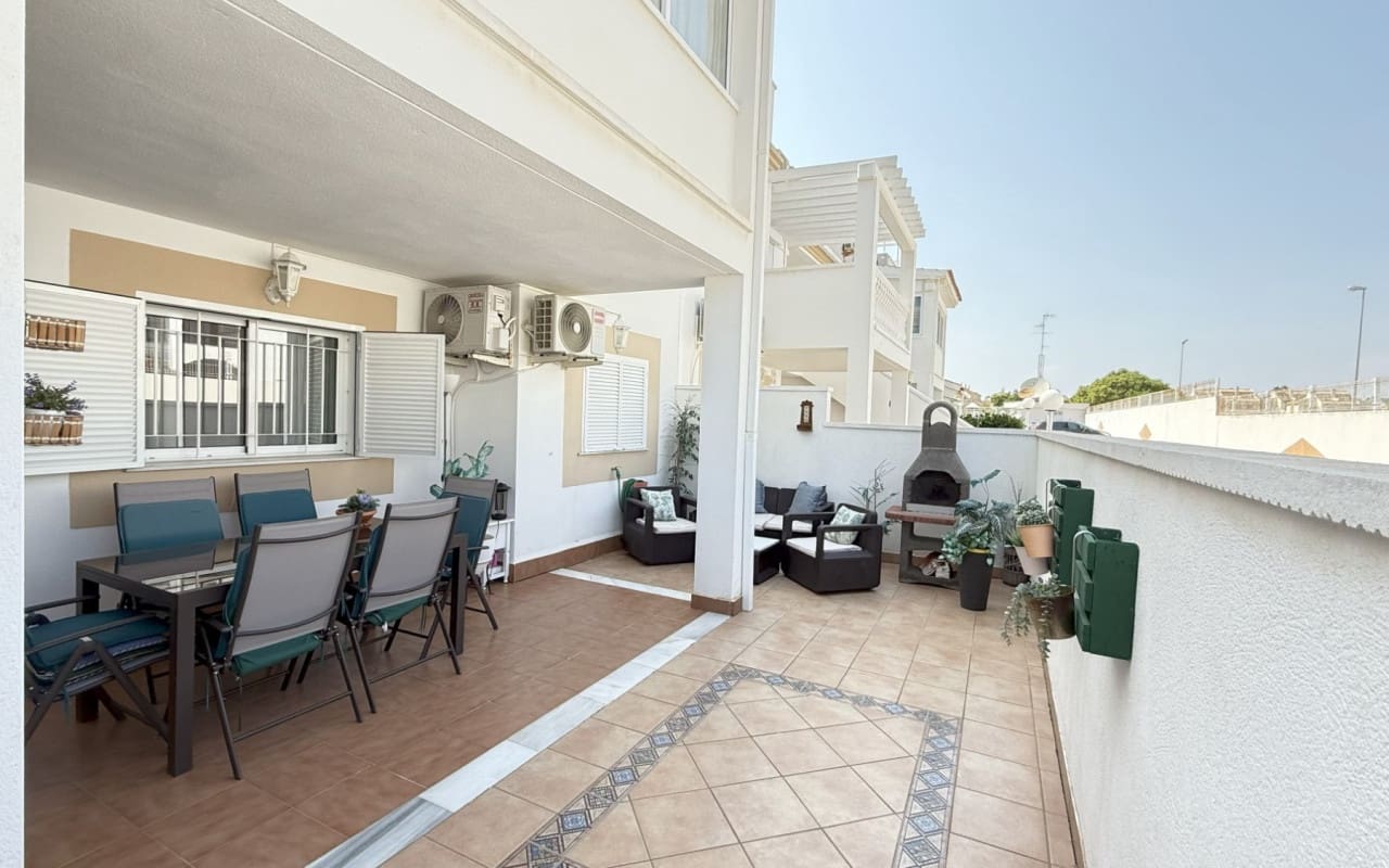 2 soveværelse Bungalow til salg i La Zenia med swimmingpool - € 229.000 (Ref: 9191753)