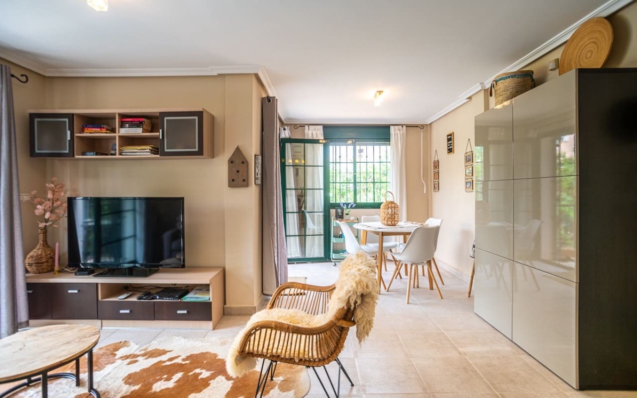 3 soveværelse Semi-Rækkehus til salg i Los Balcones med swimmingpool - € 285.000 (Ref: 9199931)