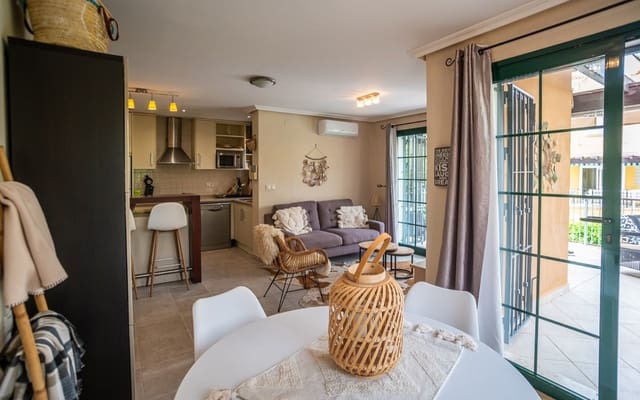 3 soverom Kjedet enebolig til salgs i Los Balcones med svømmebasseng - € 285 000 (Ref: 9199931)