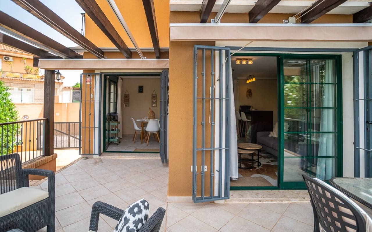 3 soveværelse Semi-Rækkehus til salg i Los Balcones med swimmingpool - € 285.000 (Ref: 9199931)