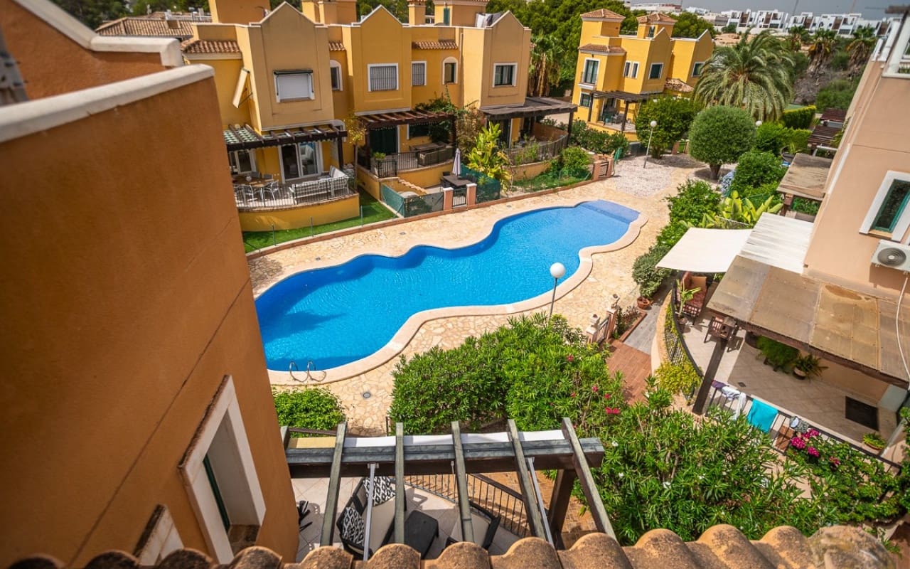 3 soveværelse Semi-Rækkehus til salg i Los Balcones med swimmingpool - € 285.000 (Ref: 9199931)