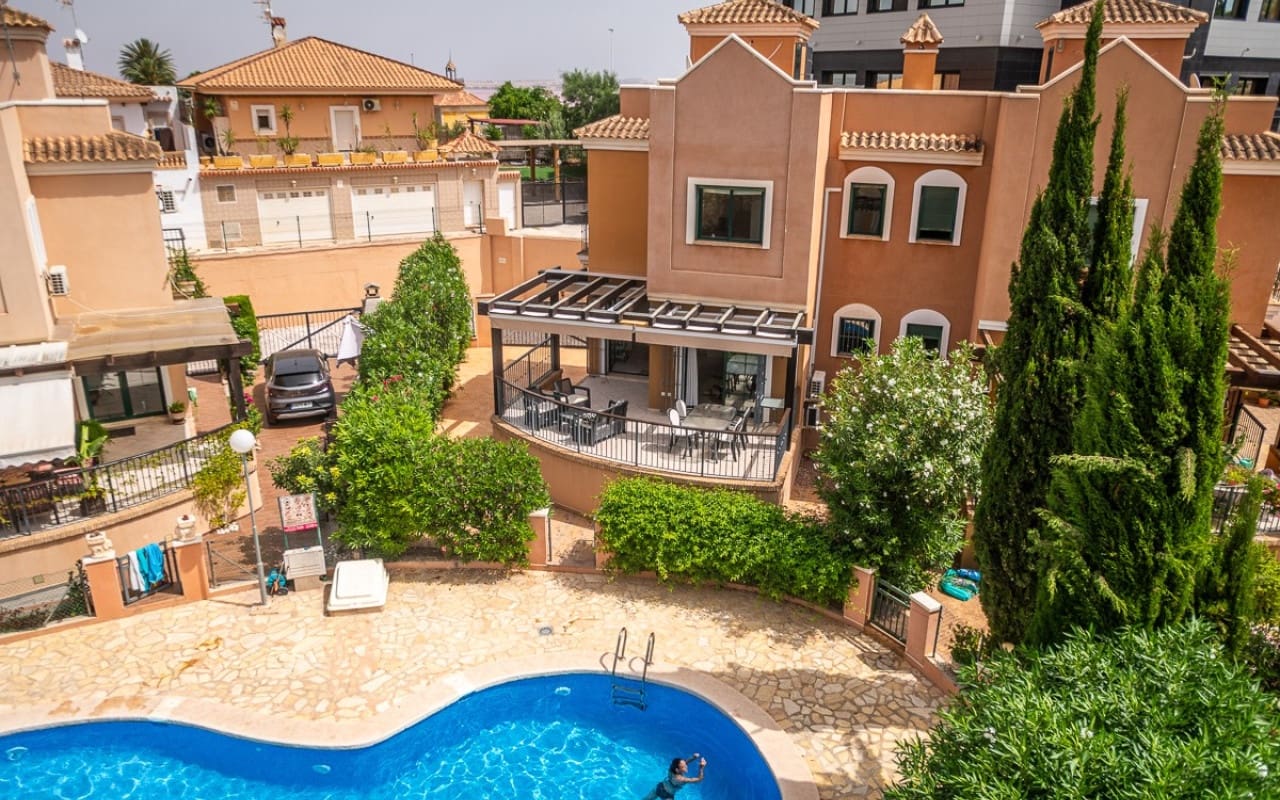 3 soveværelse Semi-Rækkehus til salg i Los Balcones med swimmingpool - € 285.000 (Ref: 9199931)