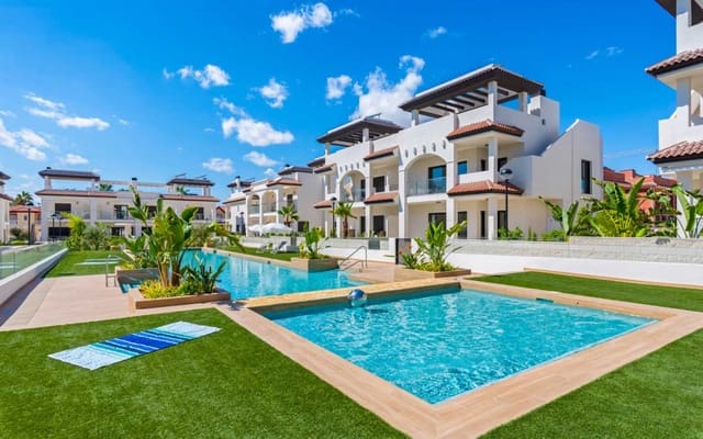 2 bedroom Townhouse for sale in Rojales with pool - € 321,000 (Ref: 9200021)