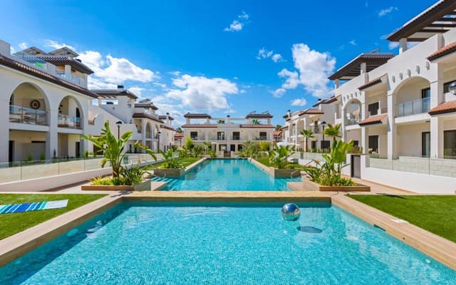 2 bedroom Townhouse for sale in Rojales with pool - € 321,000 (Ref: 9200021)