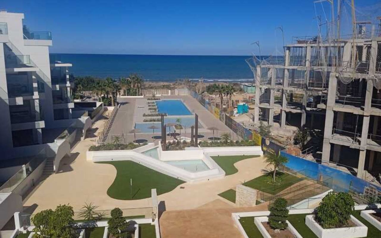 2 soveværelse Lejlighed til salg i Denia med swimmingpool - € 355.000 (Ref: 9200053)