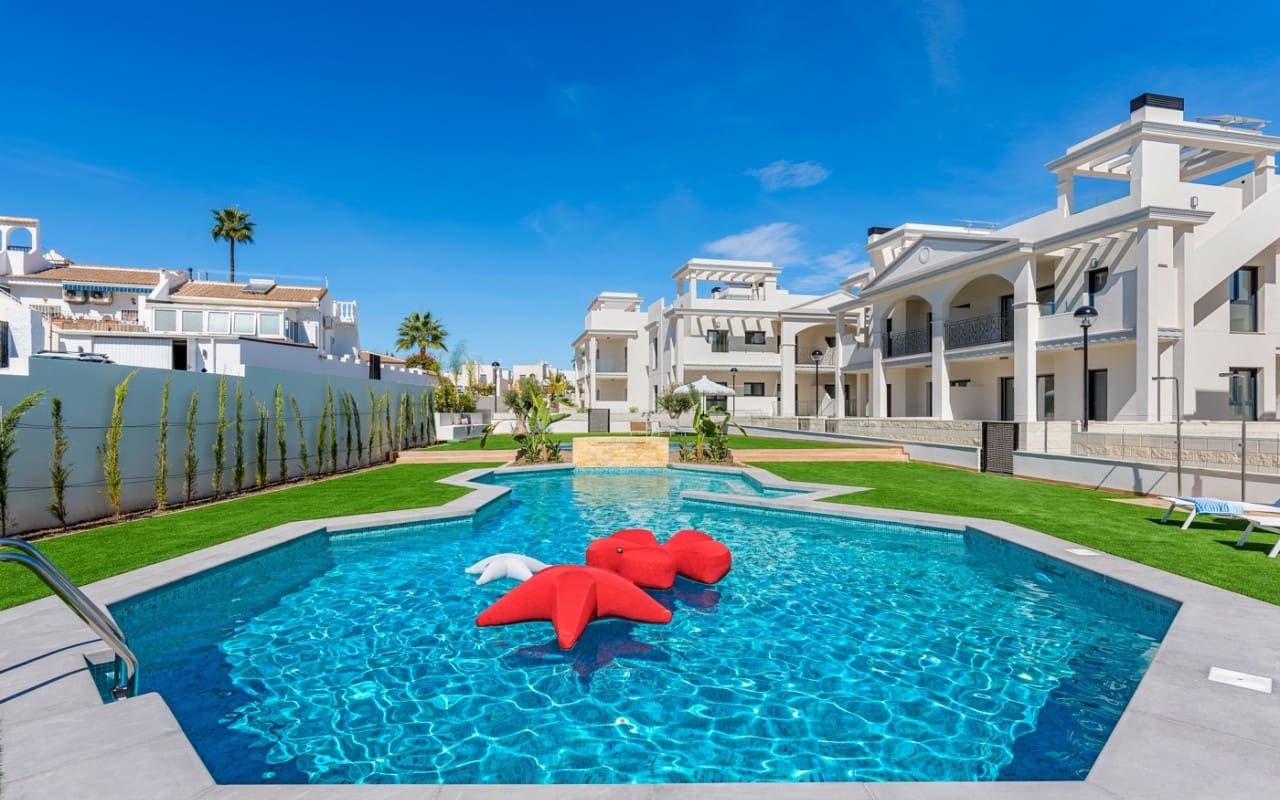 Apartamento de 3 habitaciones en Rojales en venta con piscina - 380.540 € (Ref: 9200059)