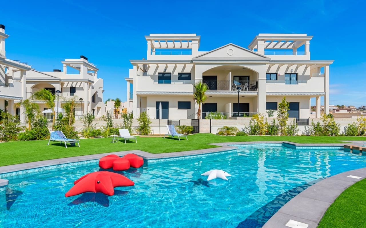 Apartamento de 3 habitaciones en Rojales en venta con piscina - 380.540 € (Ref: 9200059)