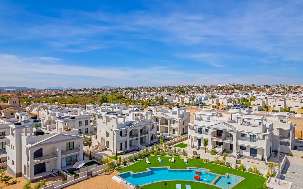 Apartamento de 3 habitaciones en Rojales en venta con piscina - 380.540 € (Ref: 9200059)