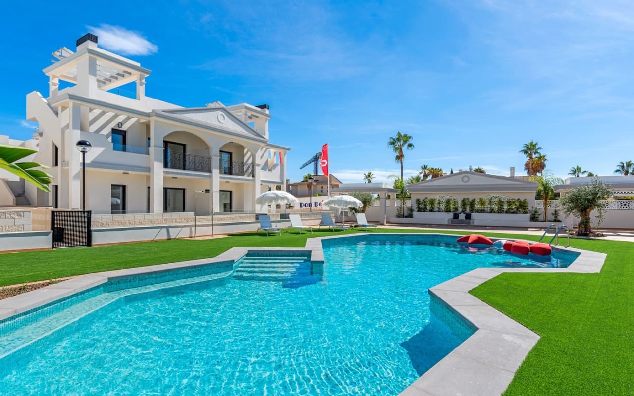 Apartamento de 3 habitaciones en Rojales en venta con piscina - 380.540 € (Ref: 9200059)