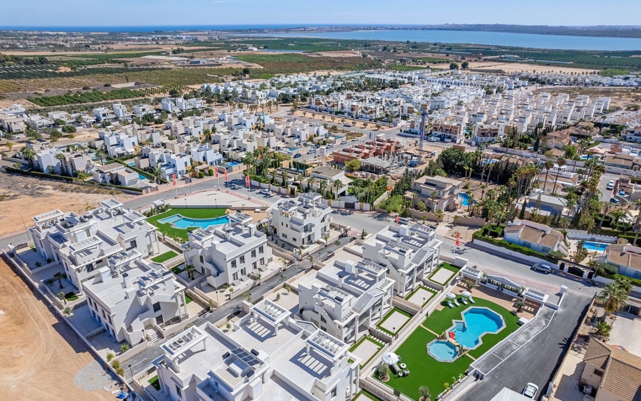 Apartamento de 3 habitaciones en Rojales en venta con piscina - 380.540 € (Ref: 9200059)