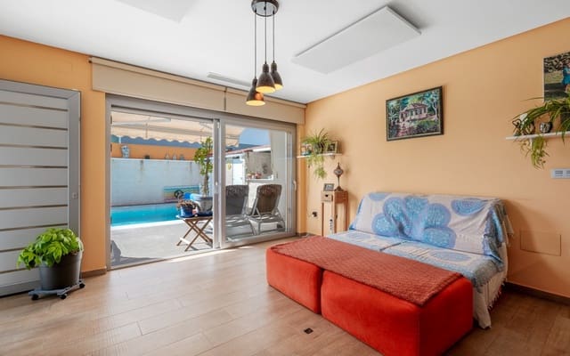 2 Zimmer Villa zu verkaufen in Benijófar mit Pool - 435.000 € (Ref: 9218947)