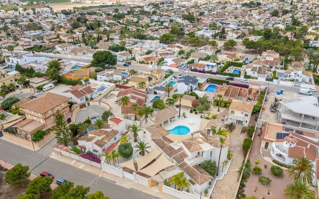 5 quarto Moradia para venda em Ciudad Quesada, Rojales com piscina - 1 499 999 € (Ref: 9227442)