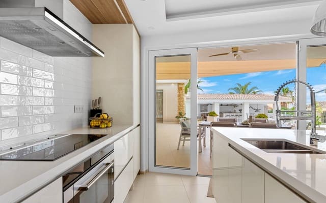 5 quarto Moradia para venda em Ciudad Quesada, Rojales com piscina - 1 499 999 € (Ref: 9227442)