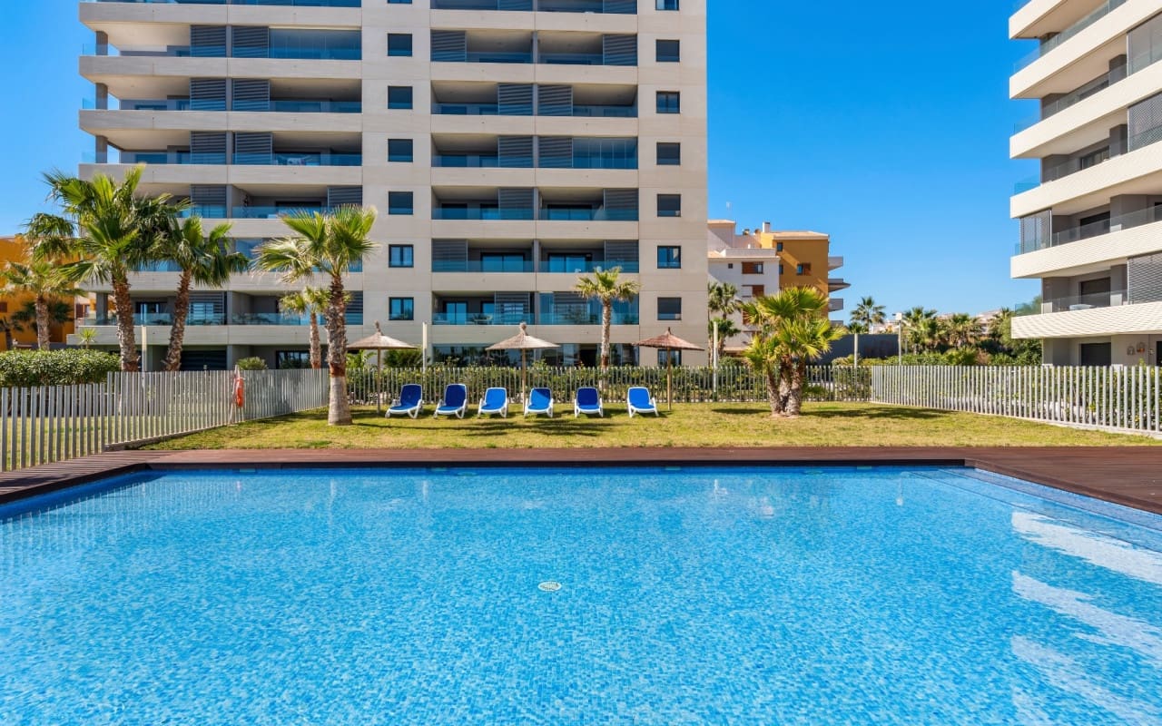 2 slaapkamer Appartement te koop in Orihuela Costa met zwembad - € 479.000 (Ref: 9227447)