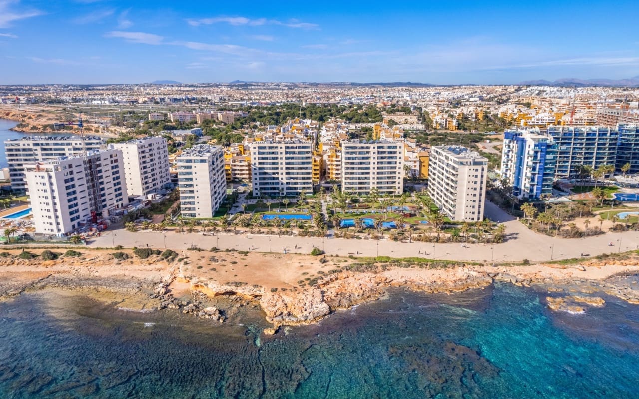2 slaapkamer Appartement te koop in Orihuela Costa met zwembad - € 479.000 (Ref: 9227447)