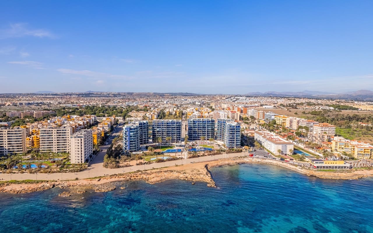 2 slaapkamer Appartement te koop in Orihuela Costa met zwembad - € 479.000 (Ref: 9227447)