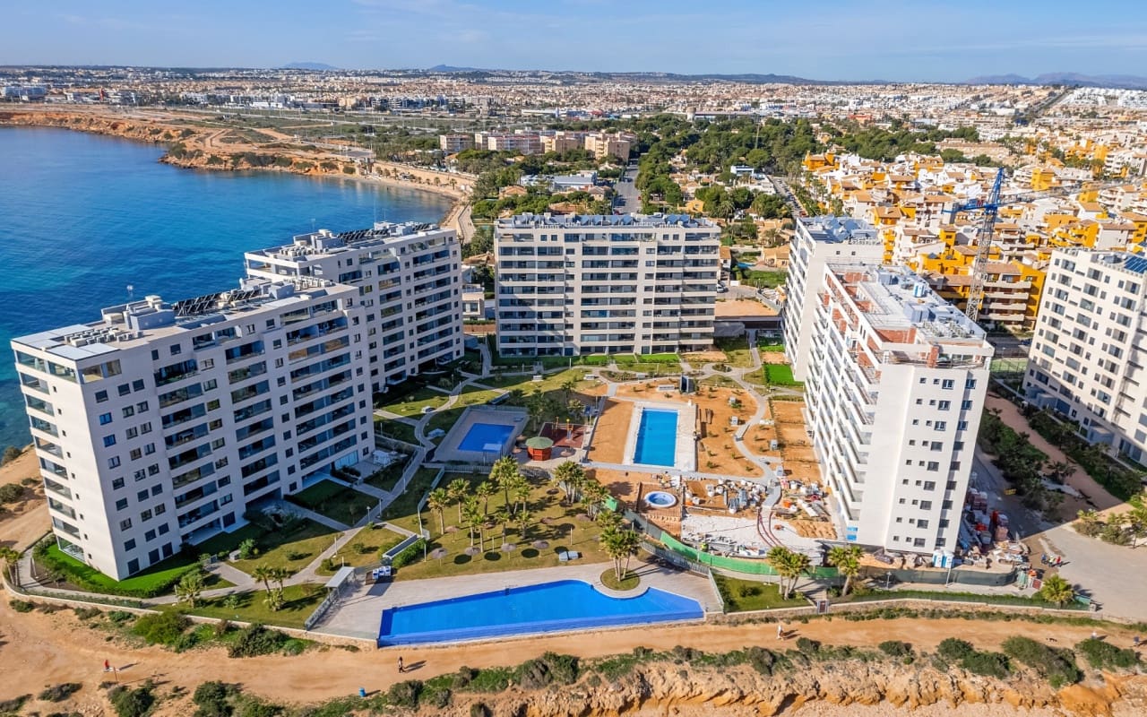 2 slaapkamer Appartement te koop in Orihuela Costa met zwembad - € 479.000 (Ref: 9227447)