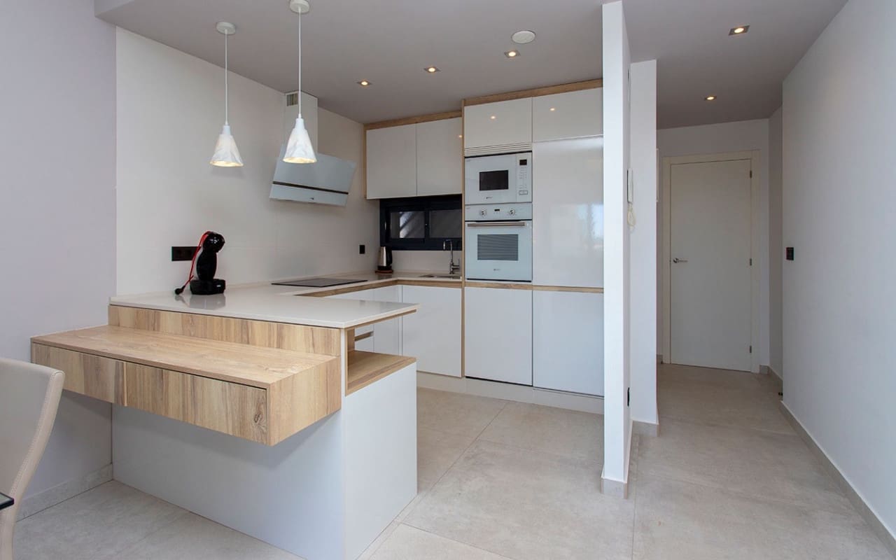 3 slaapkamer Appartement te huur in Alicante stad met zwembad garage - € 950 (Ref: 9263388)