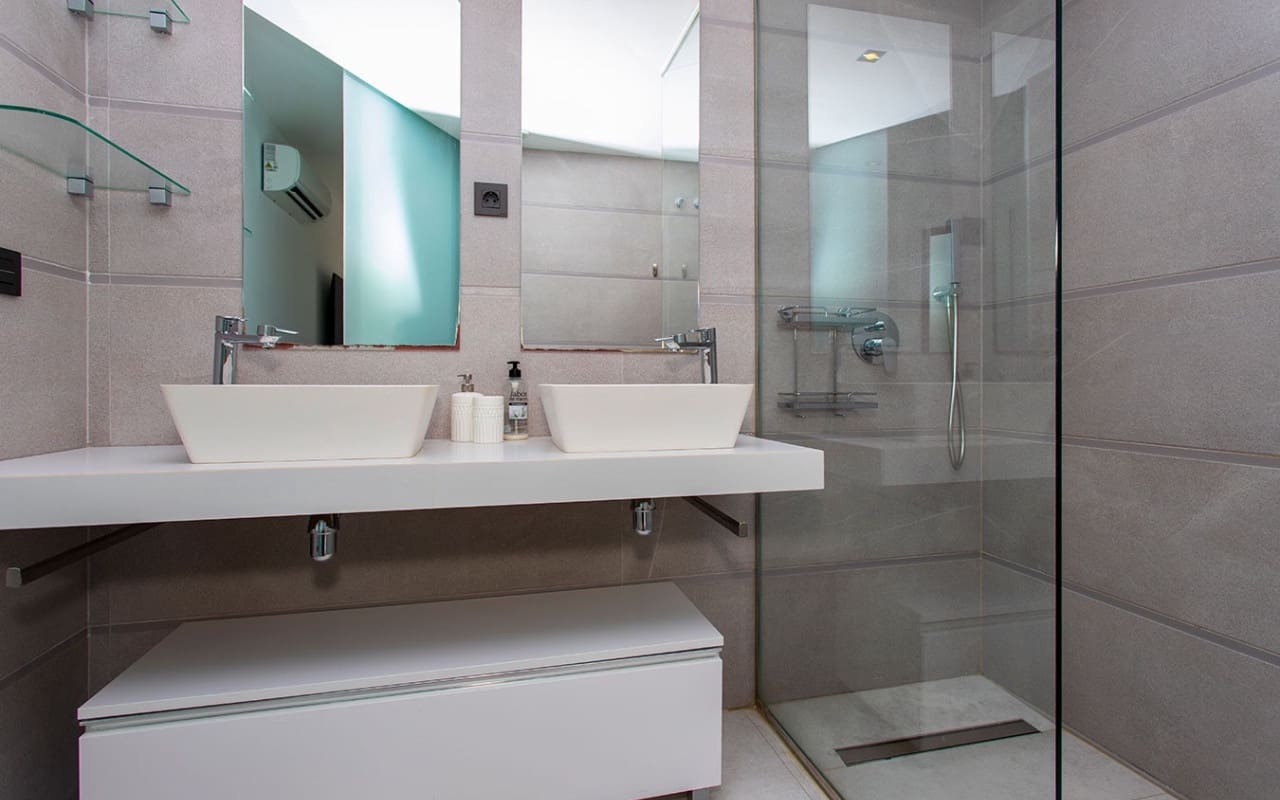 3 slaapkamer Appartement te huur in Alicante stad met zwembad garage - € 950 (Ref: 9263388)