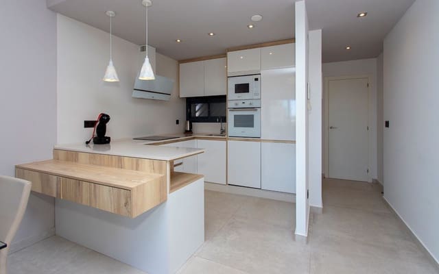 3 slaapkamer Appartement te huur in Alicante stad met zwembad garage - € 950 (Ref: 9263388)