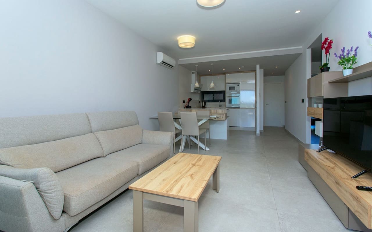 3 slaapkamer Appartement te huur in Alicante stad met zwembad garage - € 950 (Ref: 9263388)
