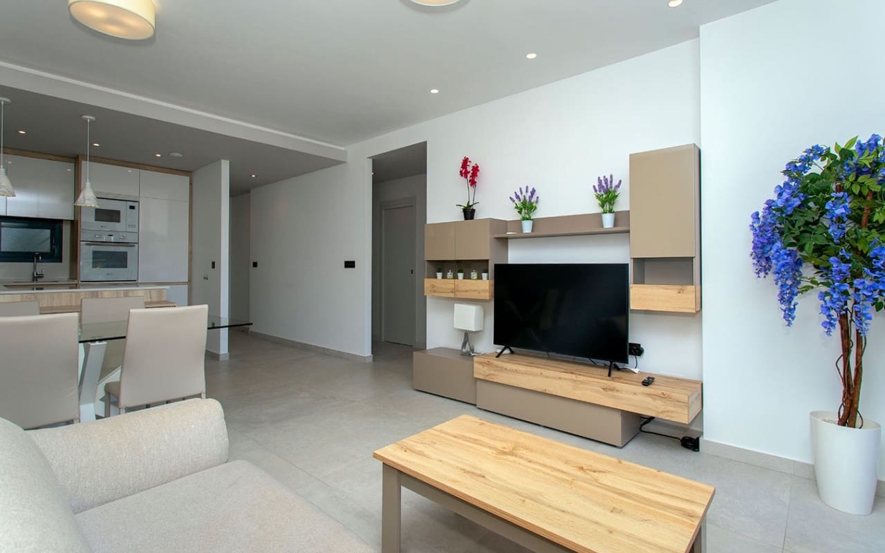 3 slaapkamer Appartement te huur in Alicante stad met zwembad garage - € 950 (Ref: 9263388)