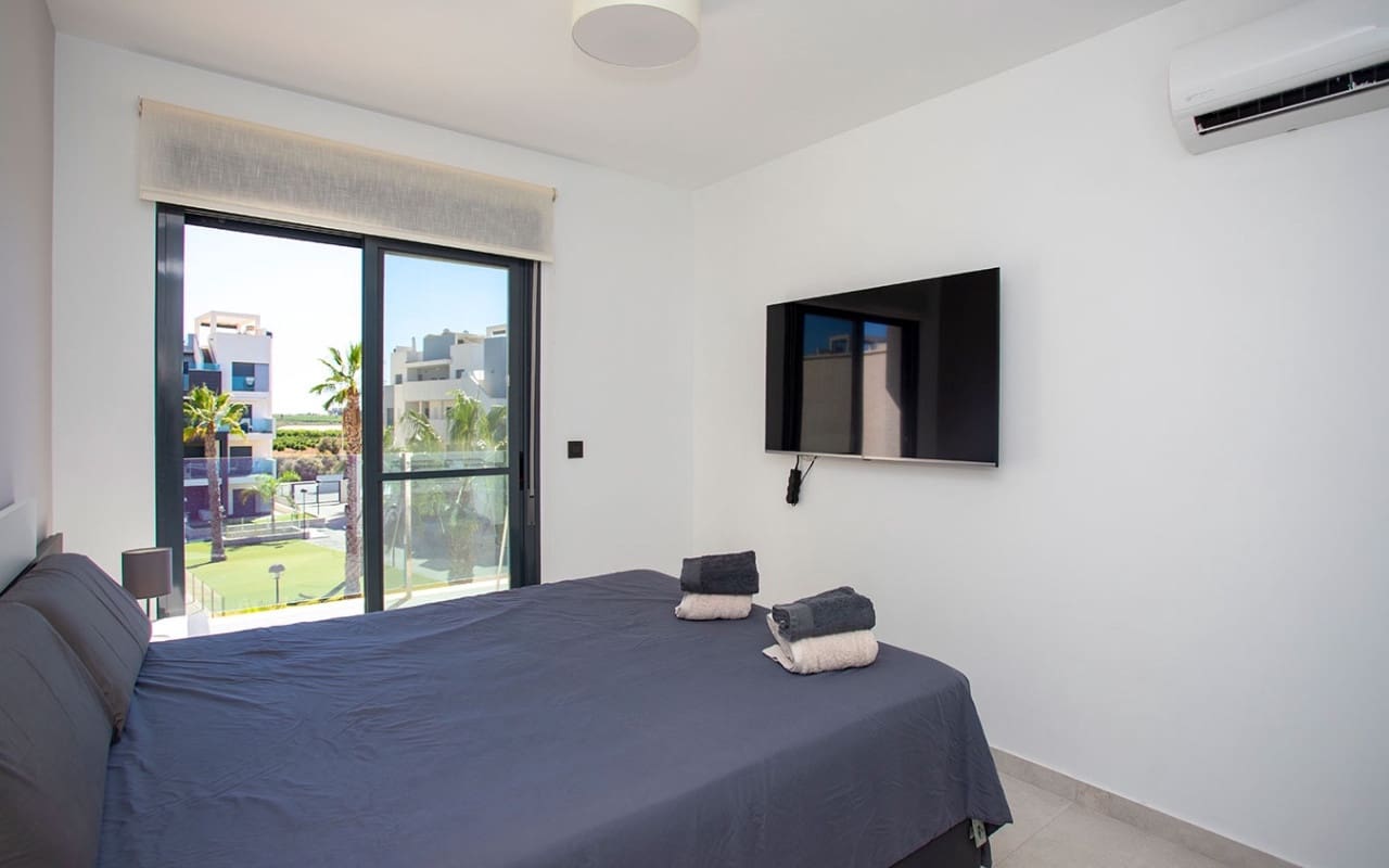 3 slaapkamer Appartement te huur in Alicante stad met zwembad garage - € 950 (Ref: 9263388)